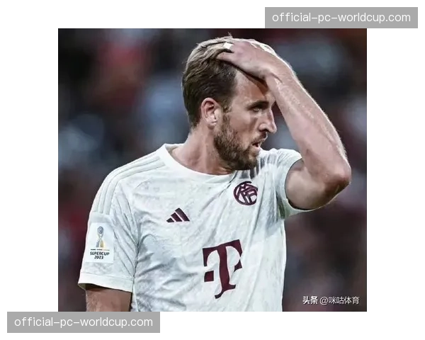 终场哨响，凯恩独自留在安联球场加练射门，背影略显落寞