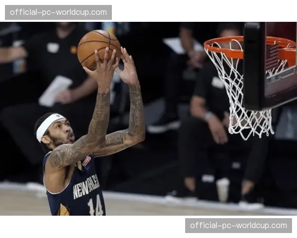 “鹈鹕向英格拉姆提供顶薪续约初步报价,双方预计将在休赛期深入谈判” “鹈鹕向英格拉姆提供顶薪续约初步报价,双方预计将在休赛期深入谈判”